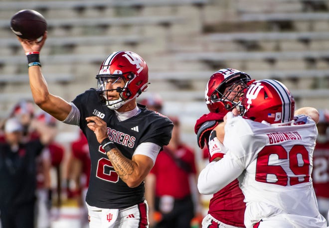 Indiana's Tayven Jackson (2) passes during the Indiana football spring game at Memorial Stadaium on Thursday, April 18, 2024.