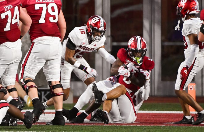 Indiana Hoosiers running back Justice Ellison (6) runs for a touchdown during the Indiana football spring game at Memorial Stadium on Thursday, April 18, 2024.