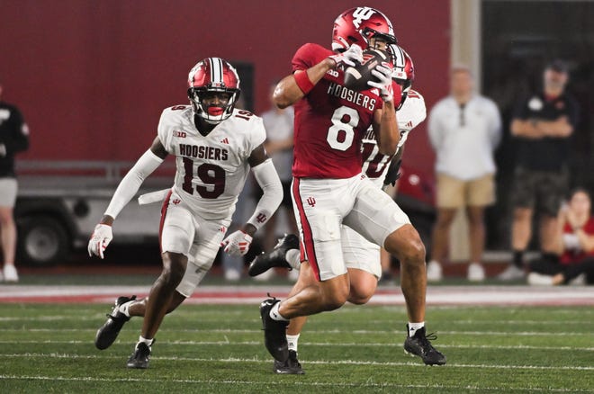 Indiana Hoosiers wide receiver Elijah Sarratt (8) catches a pass during the Indiana football spring game at Memorial Stadium on Thursday, April 18, 2024.