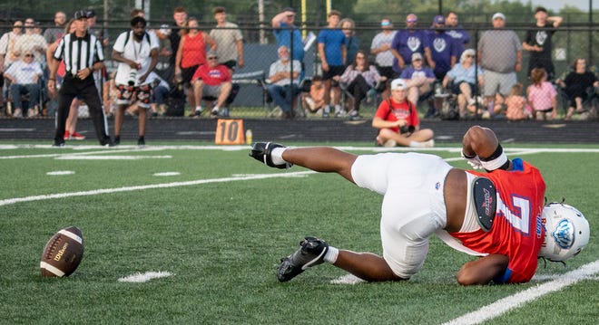 Indiana All-Star South Stephon Opoku (7) misses a catch during the Indiana Football Coaches All-Star game, Friday, July 12, 2024, at Decatur Central High School in Indianapolis.