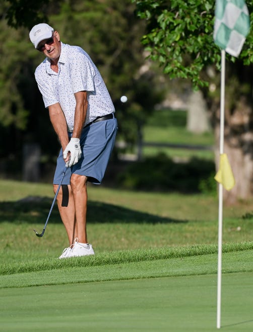 Mike Vernon chips onto the green during the semi-finals in the Super Senior Championship division in the City Golf Tournament at Cascades Golf Course on Saturday, July 13, 2024.