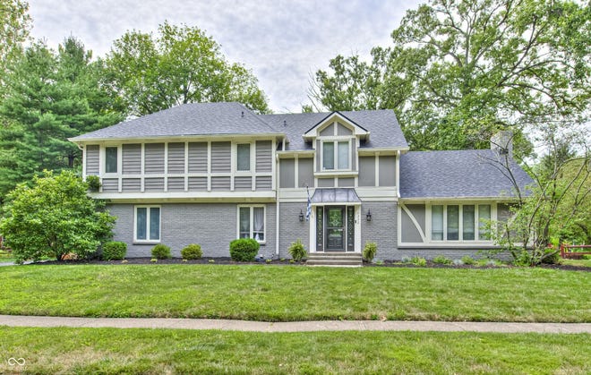 This Eagle Creek home has more than 4,000 sq ft of space and a park-like backyard overlooking a serene pond.